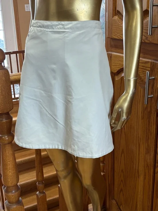 Patagonia White Mini Skirt — Clean A-Line tech-skort. - Picture 5 of 15